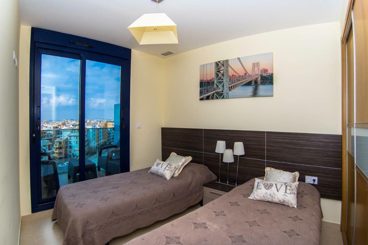 Apartamento VICTORIA - SEA SENSES Torrevieja Esterno foto